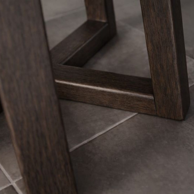 Stół DAPHNE TERRA geometryczna podstawa z litego drewna – nowe-meble.pl