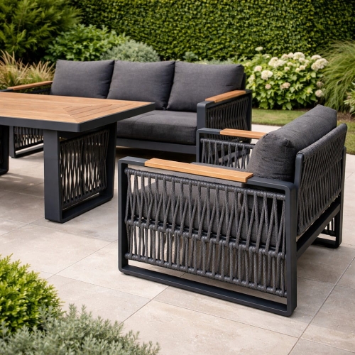 Zestaw mebli ogrodowych Capri premium w aranżacji ogrodowej