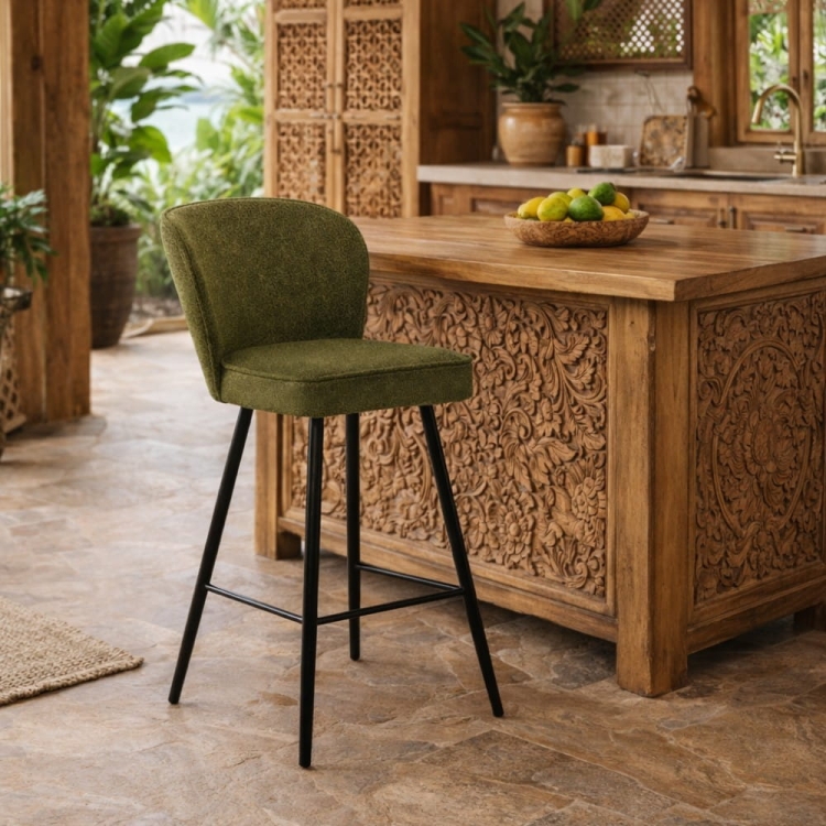 Aine - tapicerowany hoker na czarnych  nogach zielona tkanina aranżacja