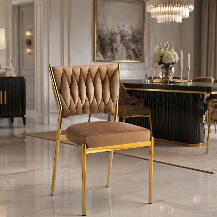 Rosse Chic - cappuccino krzesło velvet na złotych nogach w aranżacji modern classic